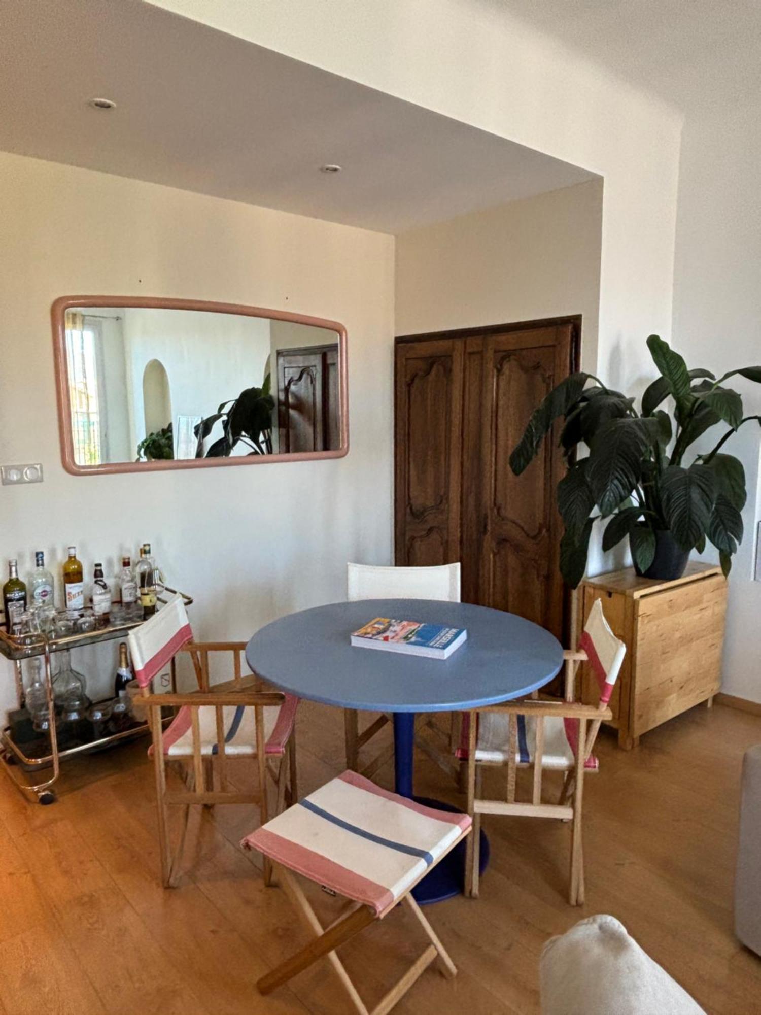 Room In Apartment In Palais Longchamp, Marseille Bagian luar foto